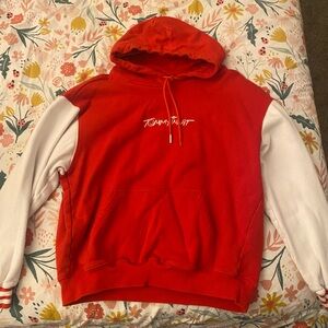 Tommyinnit red and white hoodie